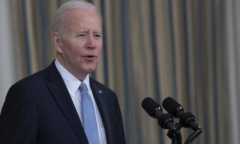 صورة الرئيس الأميركي يرحب بالهدنة في اليمن لكن يعتبرها “غير كافية”