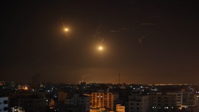 صورة الكيان الصهيوني يقصف قطاع غزة