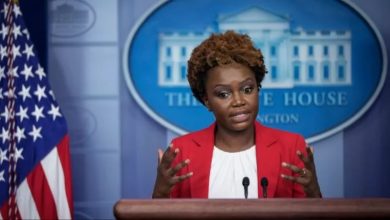 صورة جو بايدن يعين أول امرأة سوداء متحدثة باسم البيت الأبيض