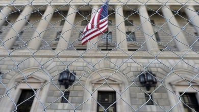 صورة وزارة التجارة الأمريكية تنشر قائمة سوداء تضم 71 كيانا في روسيا وبيلاروس