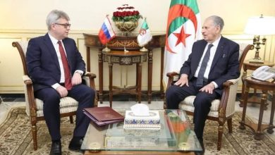 صورة “وداع خاص” لسفير روسيا في الجزائر بعد جدل حول “إنهاء بوتين لمهامه بسبب تصريحاته حول الصحراء الغربية”