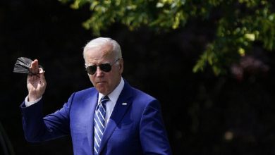 صورة الأمريكيون ربطوا سقوط بايدن من دراجة بـ”مكائد بوتين”