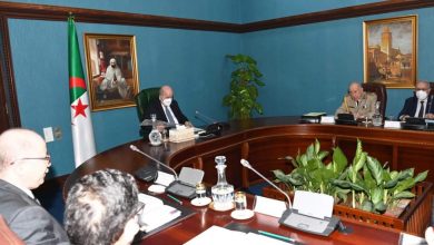 صورة السيد عبد المجيد تبون رئيس الجمهورية، القائد الأعلى للقوات المسلحة، وزير الدفاع الوطني، اليوم يترأس اجتماعا للمجلس الأعلى للأمن، خُصّص لتقييم الوضع العام، في البلاد