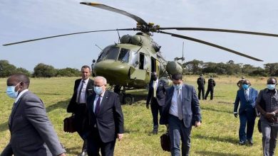 صورة رمطان لعمامرة في زيارة عمل إلى جمهورية أوغندا حظي خلالها باستقبال من قِبل الرئيس يوري موسيفيني في إقامته المتواجدة بمدينة رواكيتورا