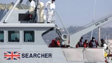 صورة الهجرة غير القانونية: طالبو لجوء في بريطانيا يضربون عن الطعام، قبل ترحيلهم لرواندا