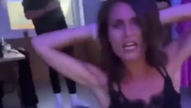 صورة انتقادات واسعة لرئيسة وزراء فنلندا سانا مارين بعد تسريب فيديو لها وهي ترقص