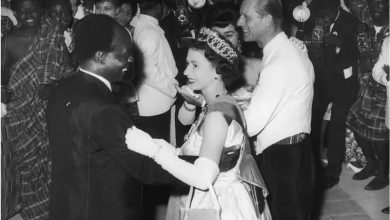 صورة الملكة إليزابيث الثانية: كيف ارتبطت بأفريقيا حتى قبل أن تتوج ملكة لبريطانيا؟