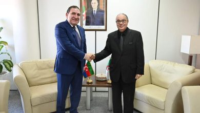 صورة الأمين العام لوزارة الشؤون الخارجية السيّد عمار بلاني يستقبل السفير جمهورية أذربيجان بالجزائر السيد تورال أنار أوغلو رضاييف