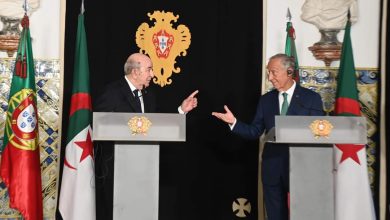 صورة رئيس الجمهورية يتبادل في مكالمة هاتفية مع رئيس جمهورية البرتغال السيد مارسيلو ريبيلو دي سوزا، محادثات حول سبل تعزيز العلاقات الثنائية