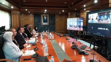 صورة عرقاب يستعرض مع نظيره الأذربيجاني فرص الاستثمار بين شركات البلدين